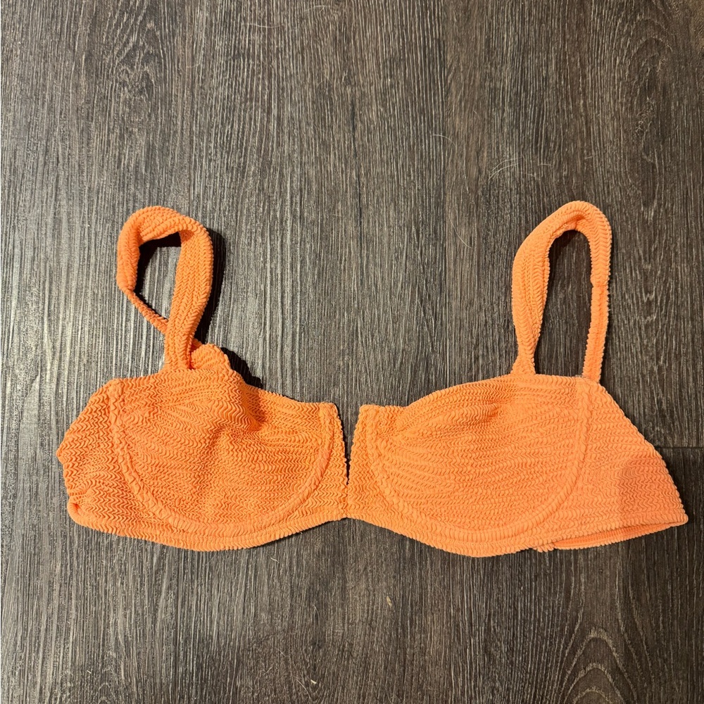 Monday Swimwear Clovelly Top Size M
